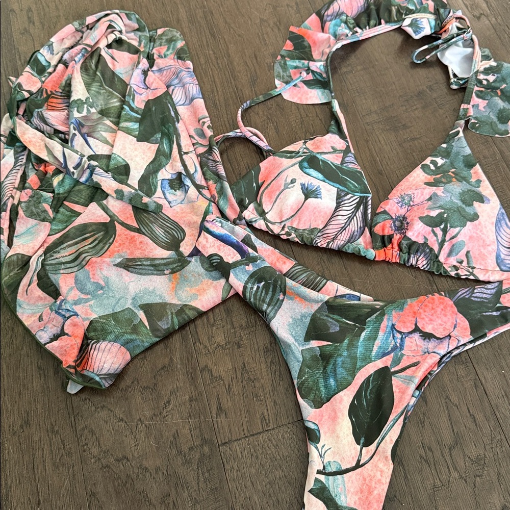 Bathing suit and cover up set size medium